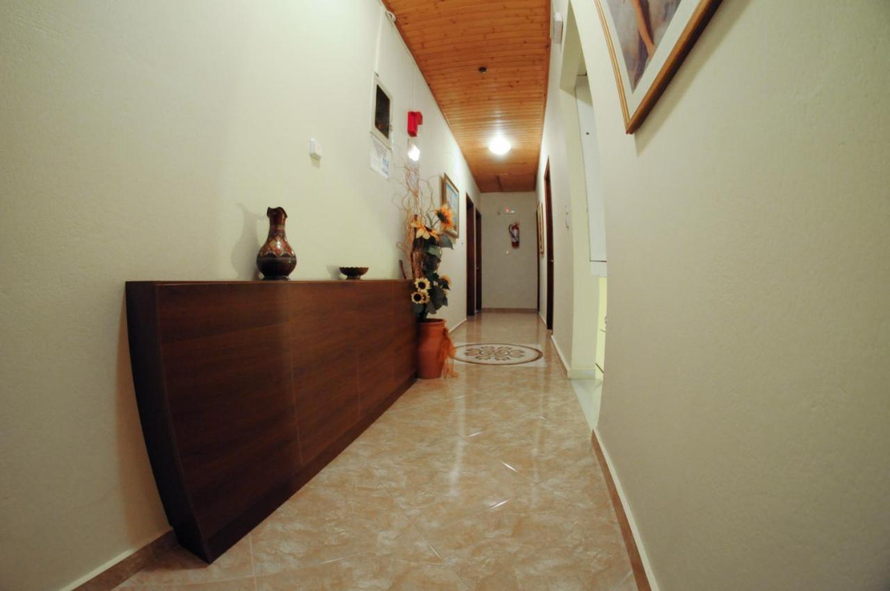 Nefeli Rooms 佩弗奇 外观 照片