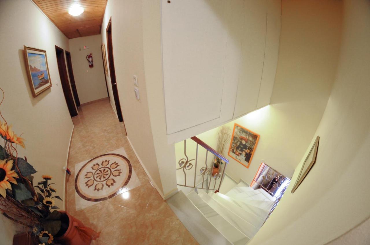 Nefeli Rooms 佩弗奇 外观 照片